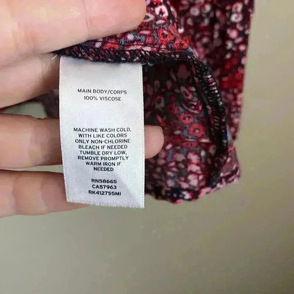 Abound Floral Puff Wide Sleeve‎ V-Neck Blouse - Picture 3 of 8